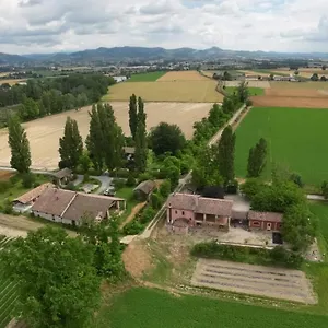 Vakantieboerderij Le Corti Della Gualdana, Voghera